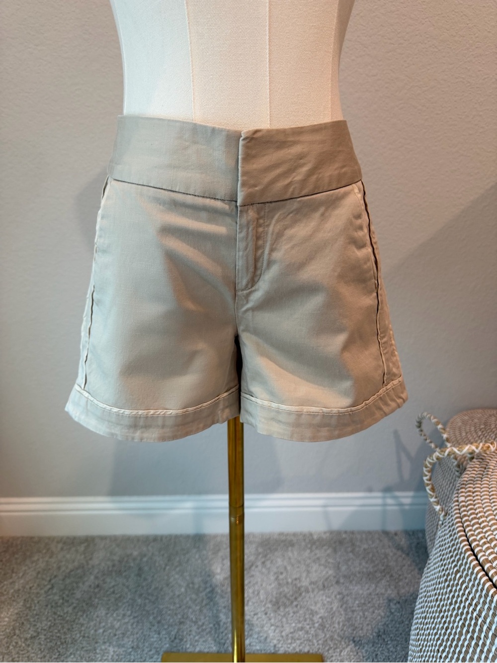 Banana Republic Women's Khaki Chino Shorts Size 2